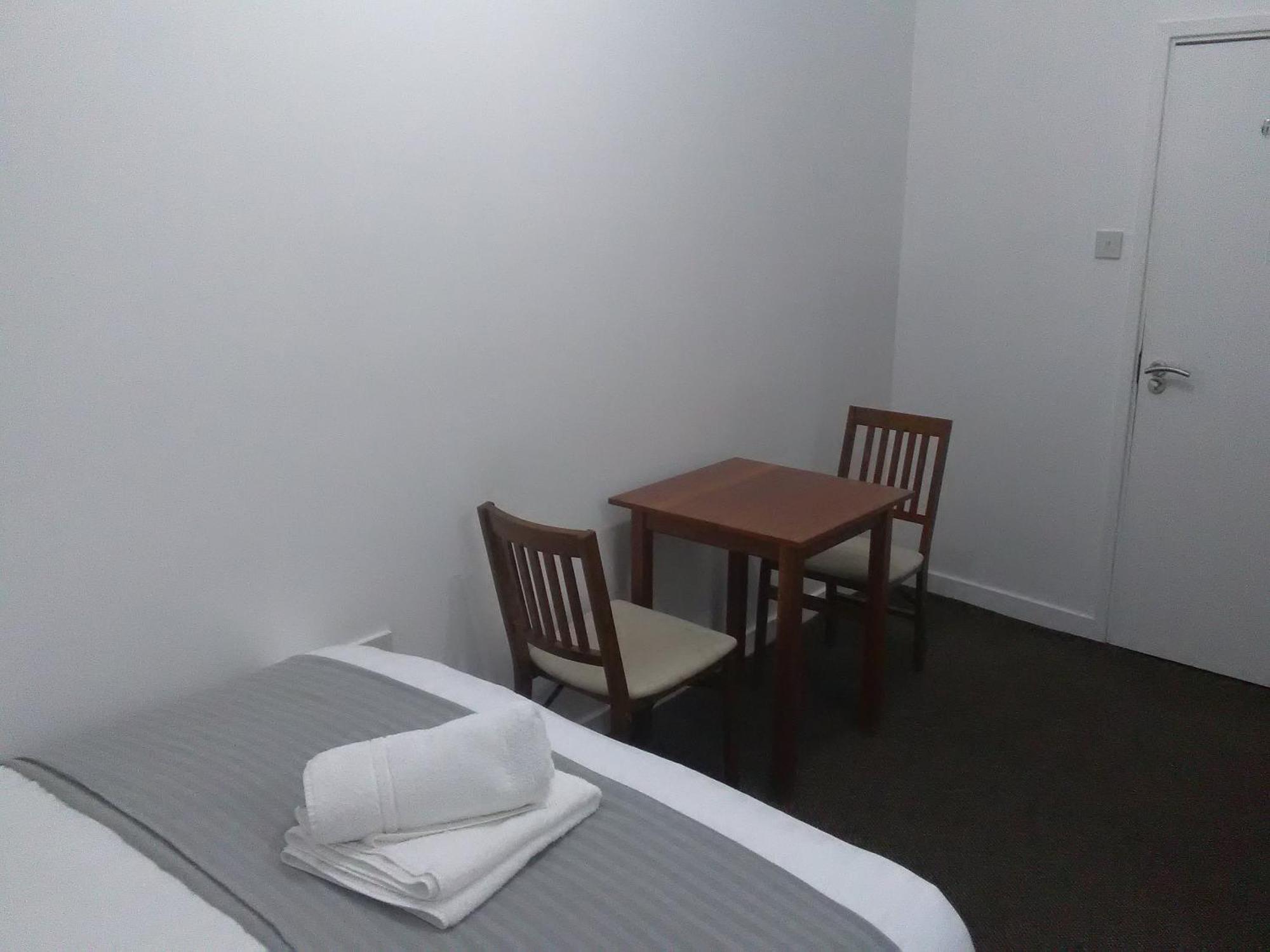 Newcastle West Hotel & Bar Ruang foto