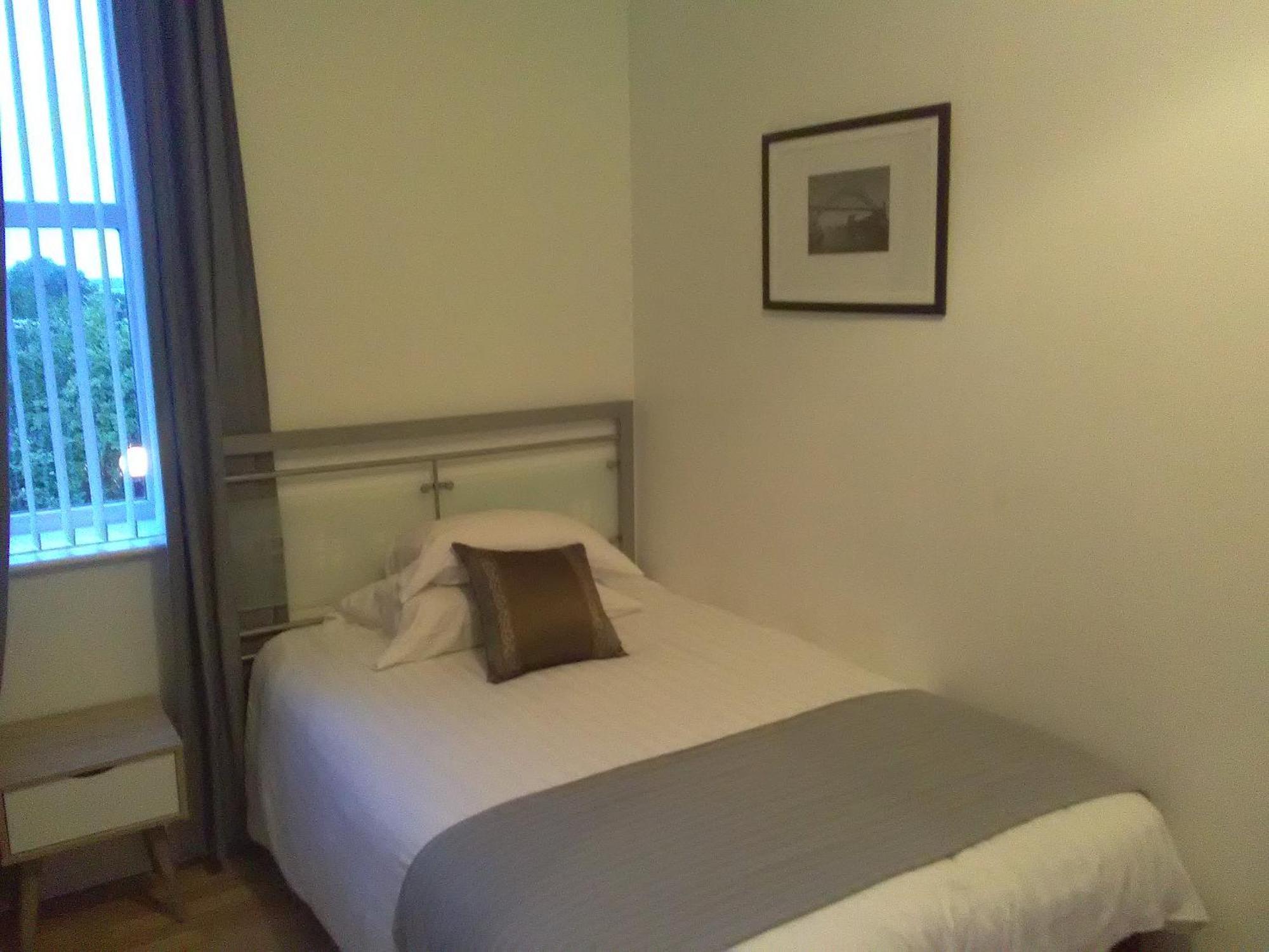 Newcastle West Hotel & Bar Ruang foto